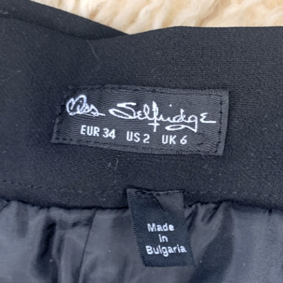 Miss Selfridge High Wasted Shorts - Picture 4 of 4